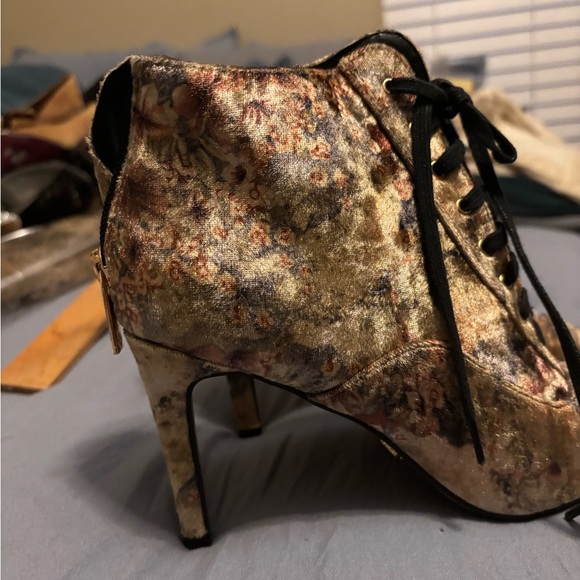 Nanette Lepore Women's Halle Ankle Bootie, Cognac Multicolor Suede 7M - Picture 4 of 13